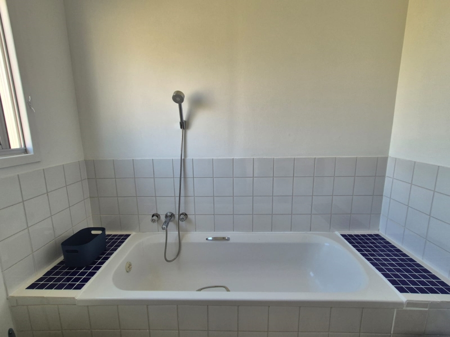 To Let 2 Bedroom Property for Rent in Pringle Bay Western Cape